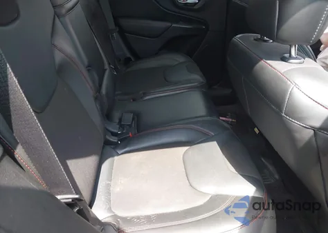 2015 Jeep Cherokee Trailhawk from USA, damaged, VIN 1C4PJMBS5FW687743